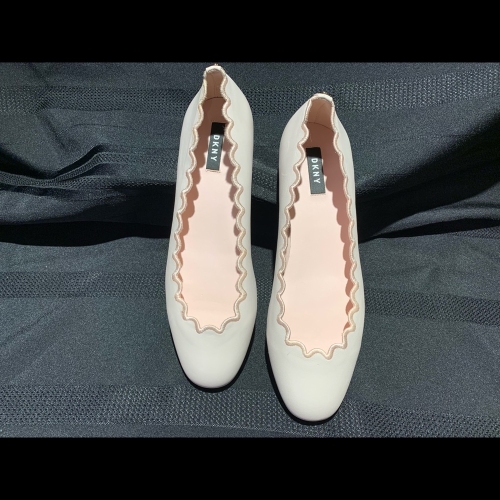 Brand New DNKY Light Pink Size 10 Flats